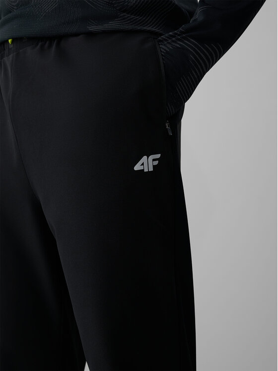4F 4F Spodnie dresowe RHYTHMS OF THE ROAD Czarny Slim Fit