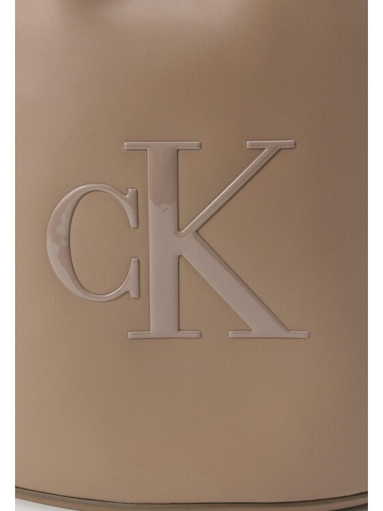 Calvin Klein Calvin Klein Τσάντα RAISED CK LARGE BUCKET Μπεζ