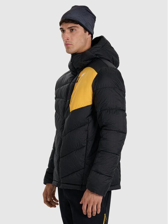 4F 4F Kurtka outdoor HALNY Czarny Regular Fit