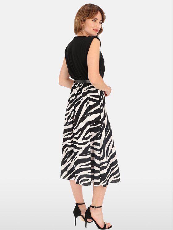 Perso Perso Sukienka codzienna midi z paskiem Czarny Slim Fit