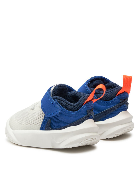 Nike Nike Sneakersy Team Hustle D 10 CW6737 103 Bílá