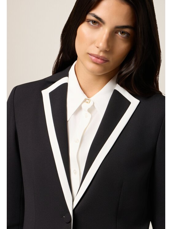 Oltre Oltre Giacca outdoor Q784R004565N0Z3 Nero A-Line Fit