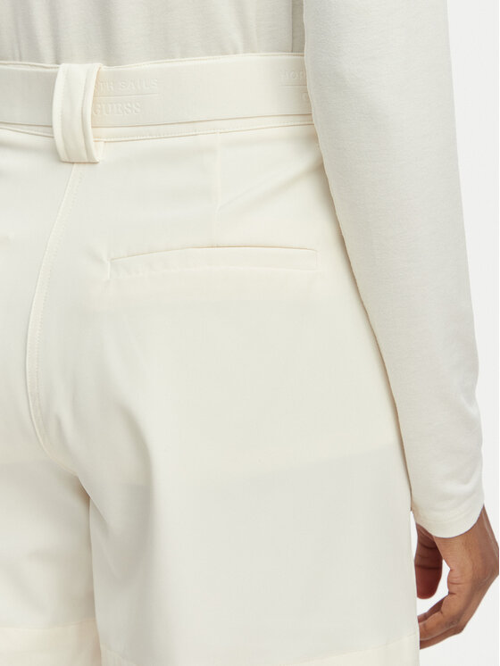 Guess Guess Szorty materiałowe W6GD01 W1415 Kremowy Regular Fit