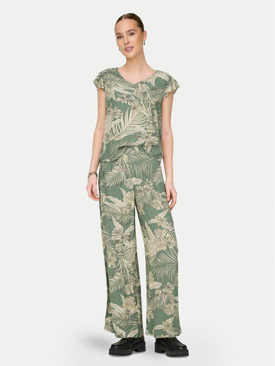 ONLY ONLY Hlače iz tkanine Palina 15324503 Zelena Loose Fit