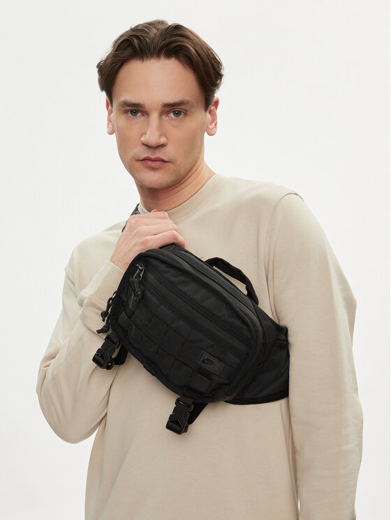 Nike Nike Сумка на пояс﻿ CQ3817-010 Чорний