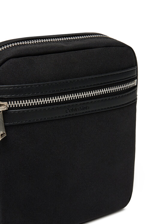 Calvin Klein Calvin Klein Taška cez rameno Contrast Reporter LV04D3175G Čierna