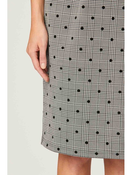 QUIOSQUE QUIOSQUE Každodenné šaty VIOLET NEW CHECK Farebná Regular Fit
