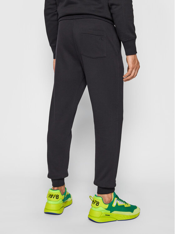 Calvin Klein Jeans Pantaloni da tuta J30J318159 Nero Regular Fit • Modivo.it