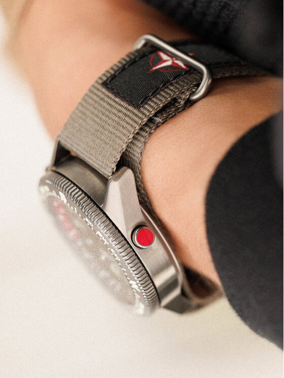 Timex Timex Годинник Expedition North TW2W91100 Сірий