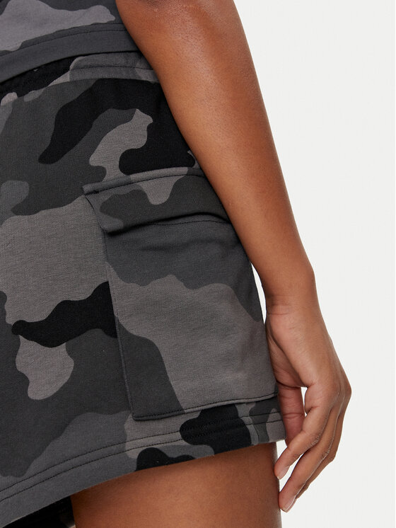 adidas adidas Športne kratke hlače Essentials 3-Stripes Camo-Print IX3707 Siva Loose Fit