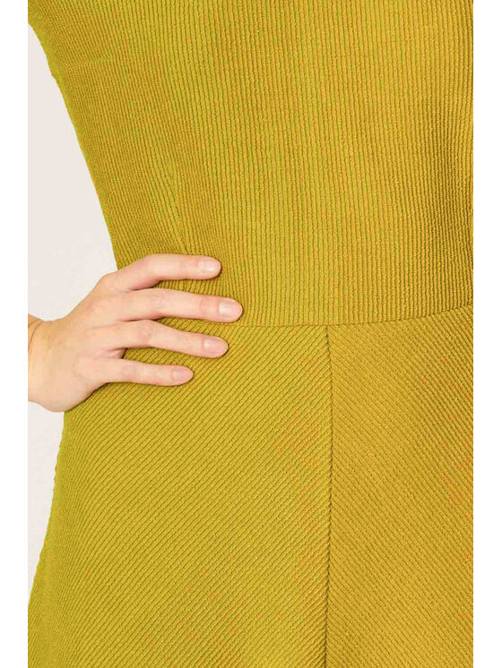 QUIOSQUE QUIOSQUE Sukienka codzienna RIBERY DRESS Zielony Regular Fit