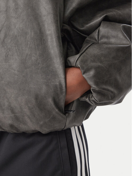 adidas adidas Jacke aus Kunstleder Sst Cropped KT4240 Dunkelgrau Regular Fit