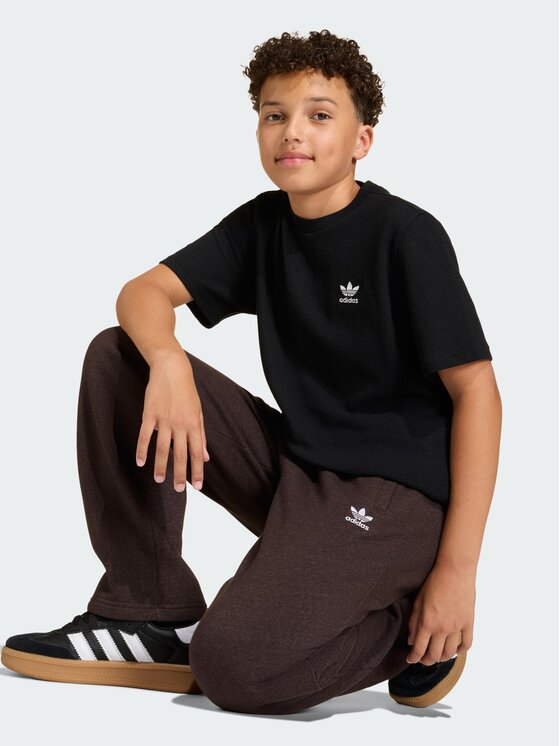adidas adidas Spodnie materiałowe 159213 Brązowy Regular Fit