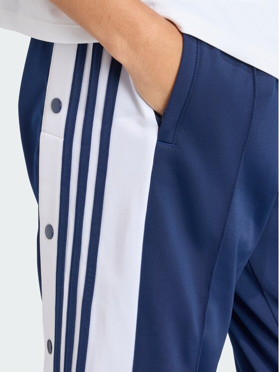 adidas adidas Spodnie dresowe 159165 Niebieski jasny Loose Fit