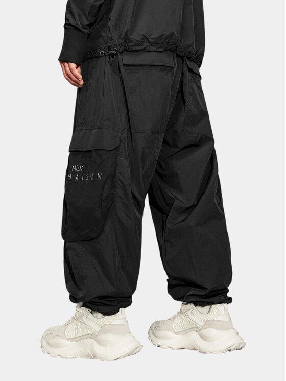 MADE BY SOCIETY MADE BY SOCIETY Spodnie materiałowe TRACE - P17770 Czarny Basic Fit