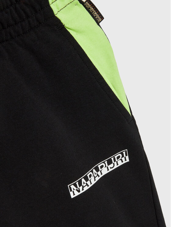 Napapijri Napapijri Šortky z materiálu Pinta NP0A4GX8 M Černá Regular Fit