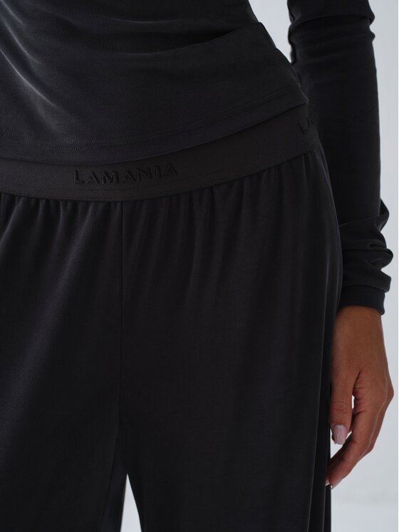 La Mania La Mania Spodnie dresowe BETH Czarny Basic Fit