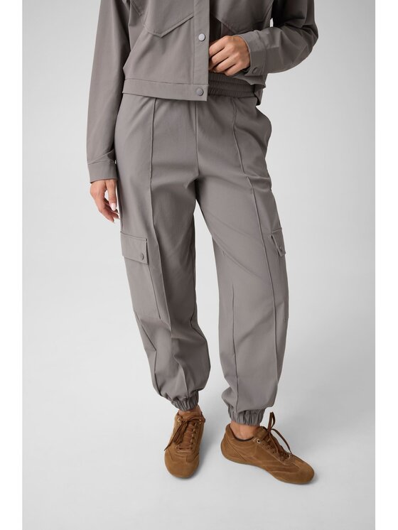 Guess Guess Spodnie materiałowe 183866 Szary Slim Fit