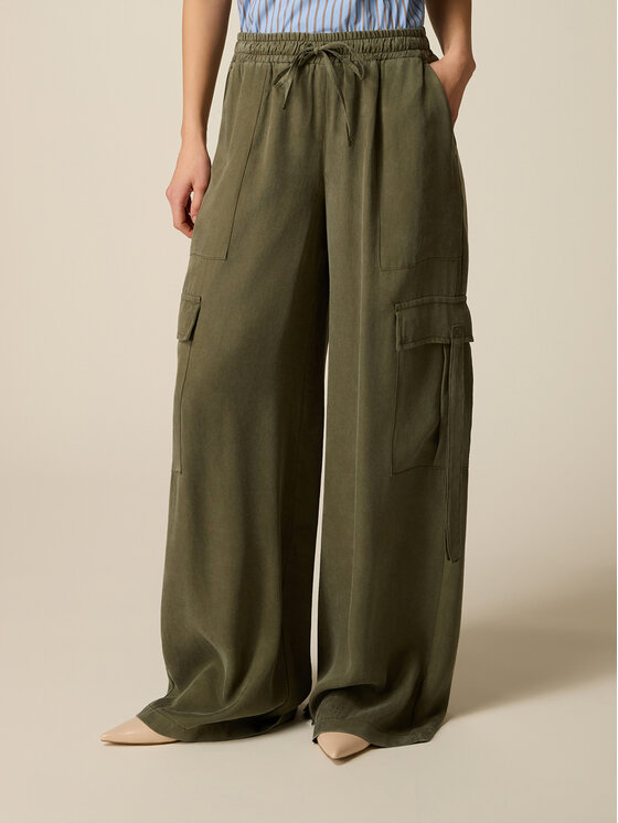Oltre Oltre Pantaloni di tessuto P007J002659N035 Verde Baggy Fit