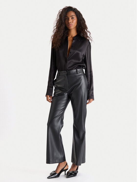 HUGO HUGO Tehisnahast püksid Hamunelle-1 50546824 Must Flare Fit