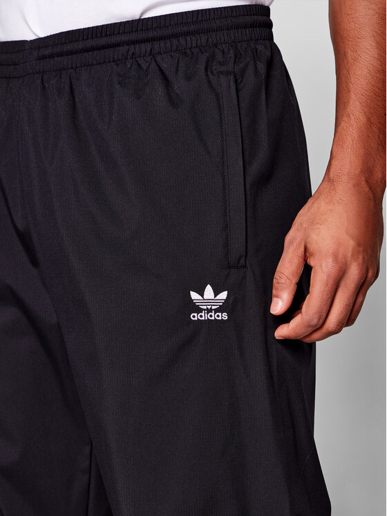 adidas Sportinės kelnės adicolor 3D Trefoil 3-Stripes GN3543 Juoda Regular  Fit • Modivo.lt