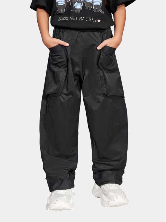 MADE BY SOCIETY MADE BY SOCIETY Spodnie materiałowe Duality - P37892 Czarny Basic Fit