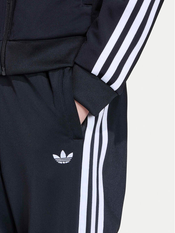 adidas adidas Spodnji del trenirke adicolor SST KE2862 Črna Regular Fit