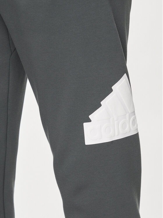 adidas adidas Долнище анцуг Future Icons Badge of Sport IR9177 Сив Regular Fit