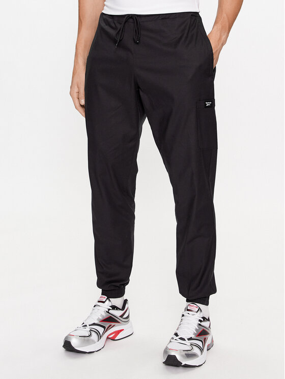 Reebok Teplákové nohavice Essentials II0695 Čierna Regular Fit