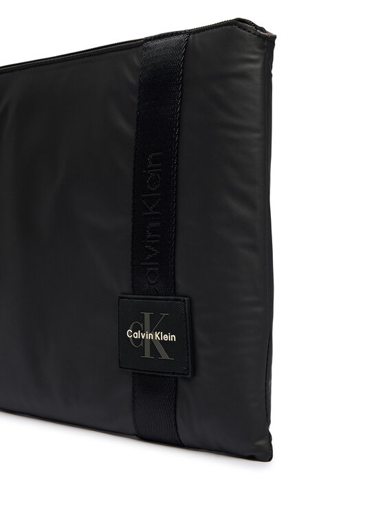 Calvin Klein Calvin Klein Pouzdro Na Notebook Rubberized Laptop Sleeve W/ Hand LV04D1294G Černá