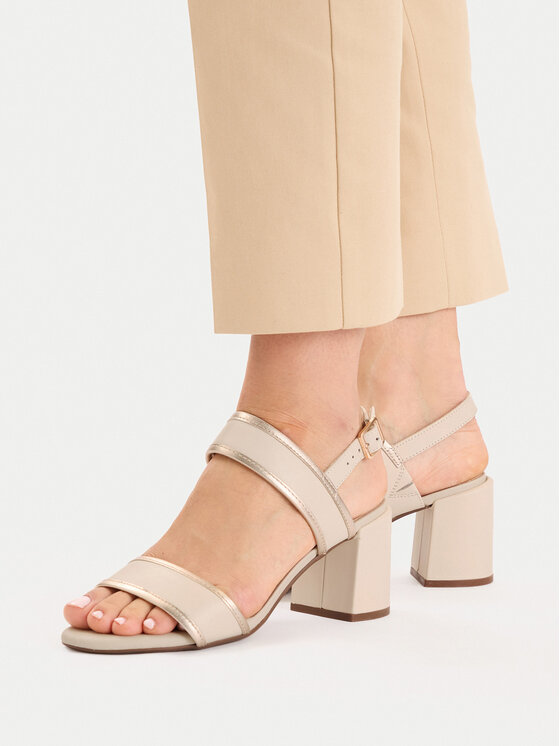 Clarks Clarks Sandały Ezoria Sling 26181301 Beżowy