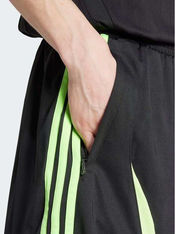 adidas adidas Szorty materiałowe 151041 Czarny Regular Fit