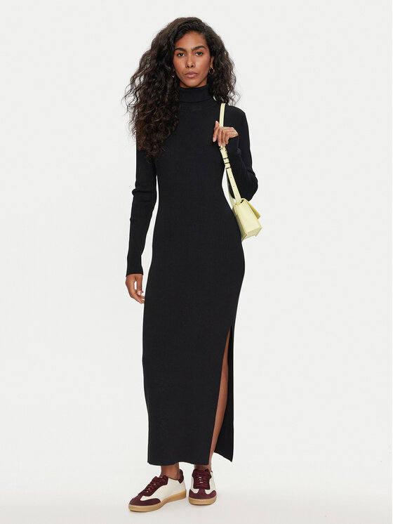 Lee Lee Kötött ruha 112358303 Fekete Slim Fit