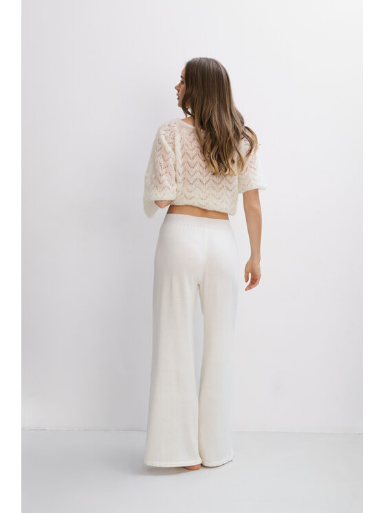 Fobya Fobya Spodnie materiałowe F2118 Kremowy Basic Fit
