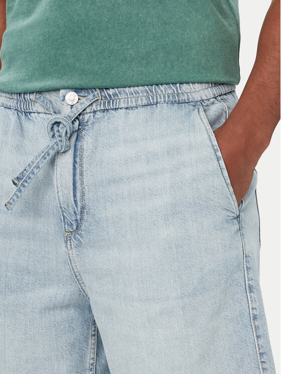 Guess Guess Pantaloncini di jeans Carson M6YDVB D1407 Azzurro chiaro Relaxed Fit