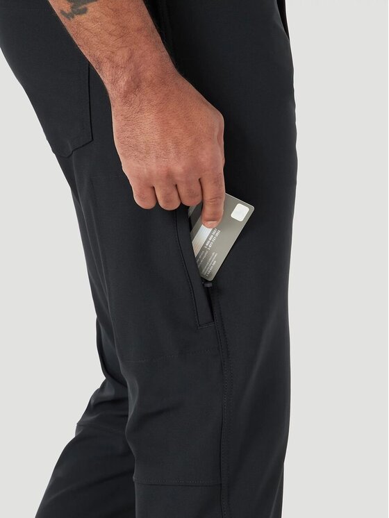 Wrangler Wrangler Pantaloni di tessuto FWDS 5 POCKET PANT Nero Regular Fit