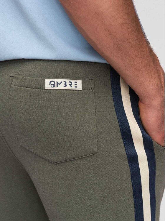 Ombre Ombre Spodnie dresowe P1519 Zielony Regular Fit