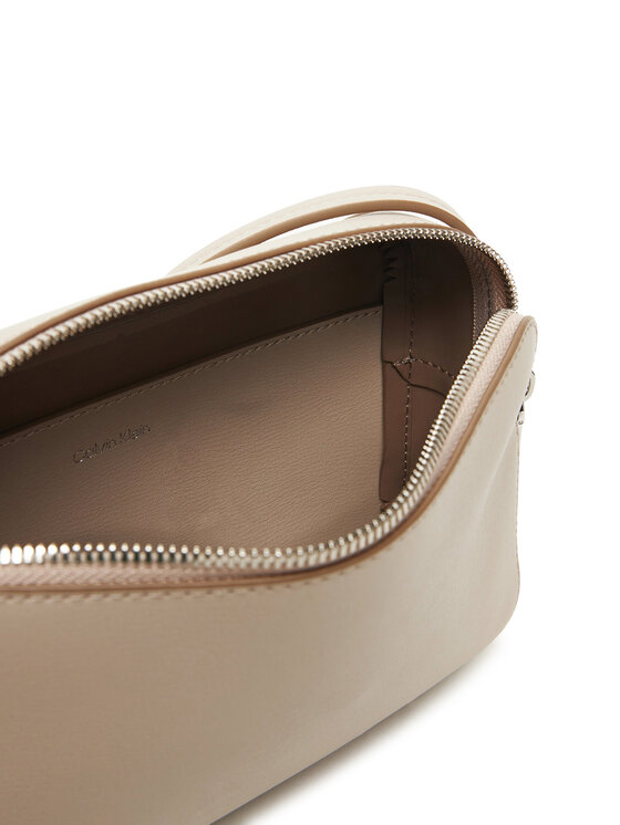 Calvin Klein Calvin Klein Torbica Foil Logo Elongated Camera Bag LV04F3276G Bež