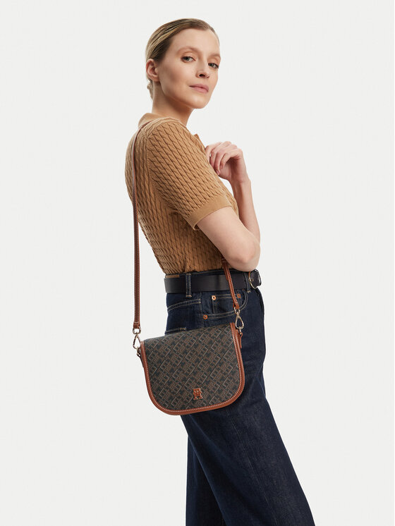Tommy Hilfiger Tommy Hilfiger Ročna torba Th Monoplay Leather Saddle Bag AW0AW17414 Črna