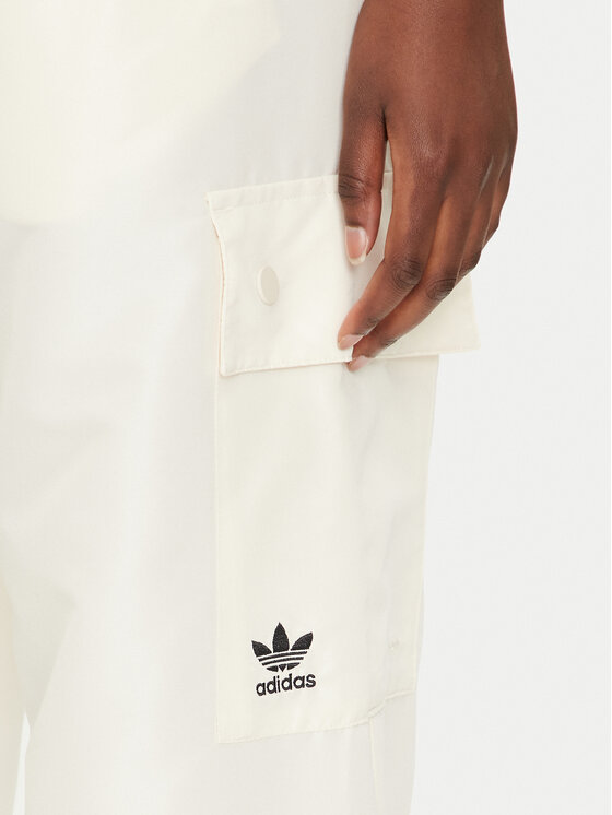 adidas adidas Spodnie dresowe Essentials Woven Cargo IX9970 Écru Loose Fit