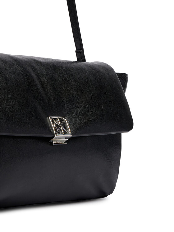 Calvin Klein Calvin Klein Дамска чанта Emblem Hw Padded Satchel LV04F3615G Черен