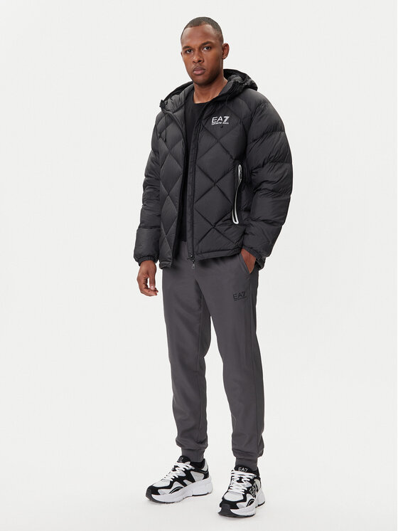 EA7 Emporio Armani EA7 Emporio Armani Vatovaná bunda 7M001001 AF15923 UC001 Čierna Modern Fit