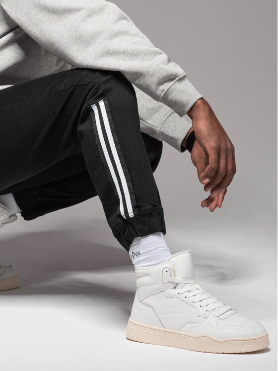 Ombre Ombre Joggery OM-PADJ-0156 Czarny Regular Fit