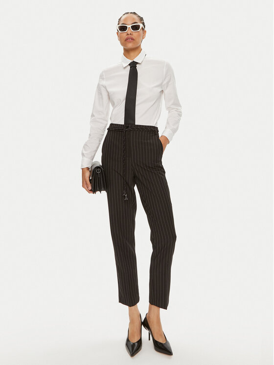 Patrizia Pepe Patrizia Pepe Riidest püksid 8P0614/A457-F1OO Must Regular Fit