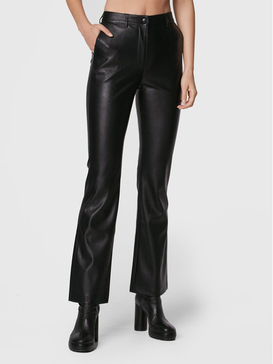 Fracomina Pantaloni din imitație de piele FS22WVA006E49001 Negru Slim Fit