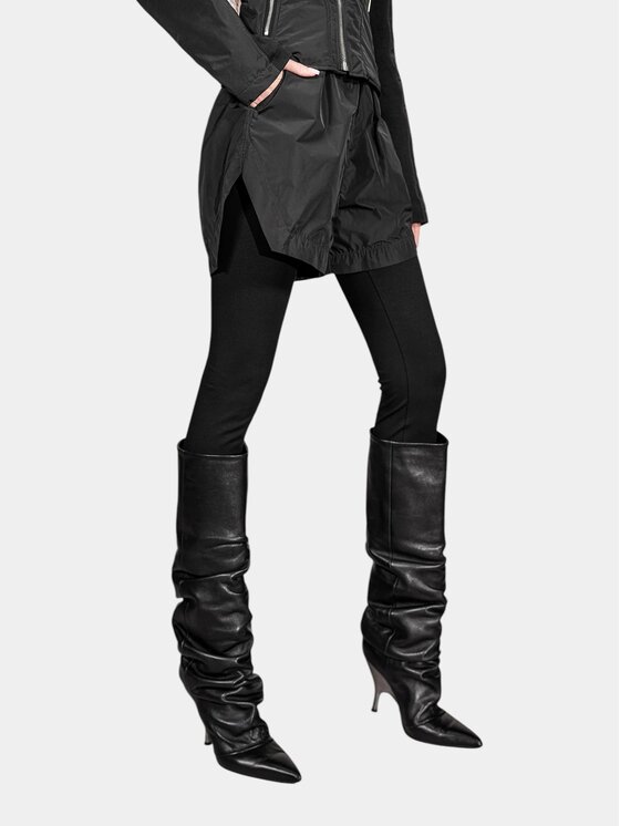 MADE BY SOCIETY MADE BY SOCIETY Spodnie materiałowe COSMIC REBEL Bermuda Shorts - B27416 Czarny Basic Fit