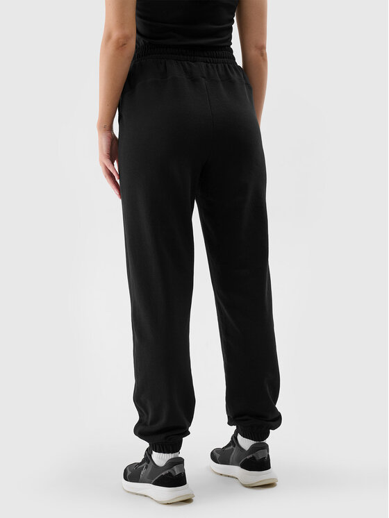 4F 4F Spodnie dresowe EASY WEAR Czarny Regular Fit