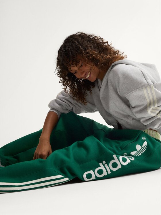 adidas adidas Spodnie dresowe 172437 Zielony ciemny Loose Fit