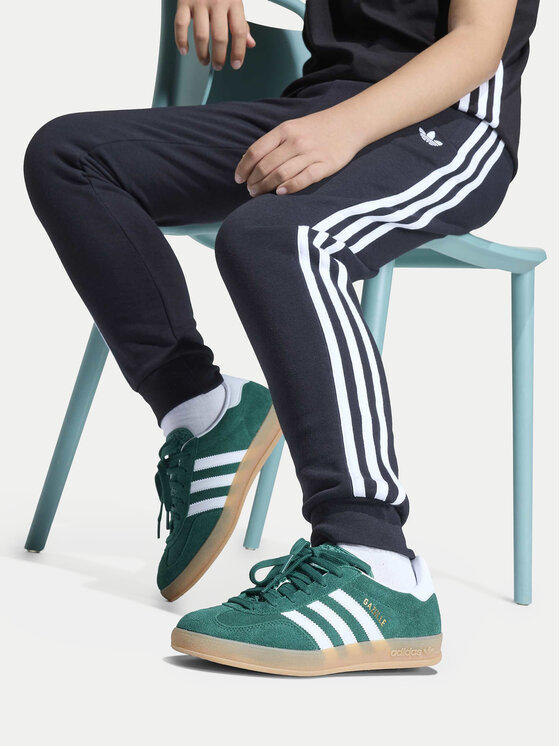 adidas adidas Долнище анцуг 3 Stripes Pants KE2822 Черен Regular Fit
