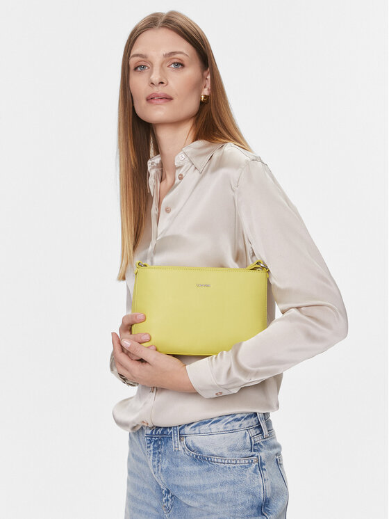Calvin Klein Calvin Klein Дамска чанта Ck Must Xbody Md K60K610927 Жълт